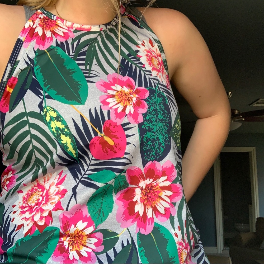 Old Navy Active in Tropical print